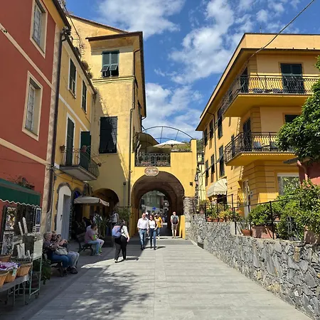 Calaqui In The Centre Near The Monterosso al Mare